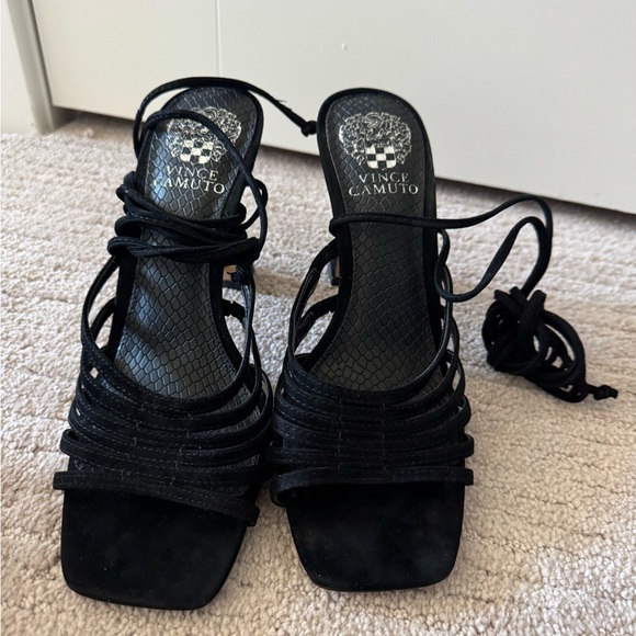 Vince Camuto black suede heels - Picture 1 of 14